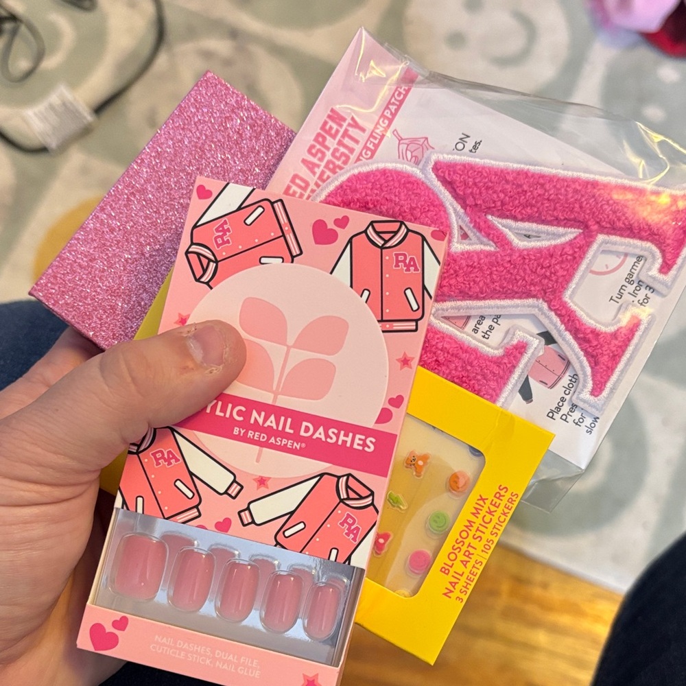 Red Aspen Pink Acrylic Nail Dashes Set